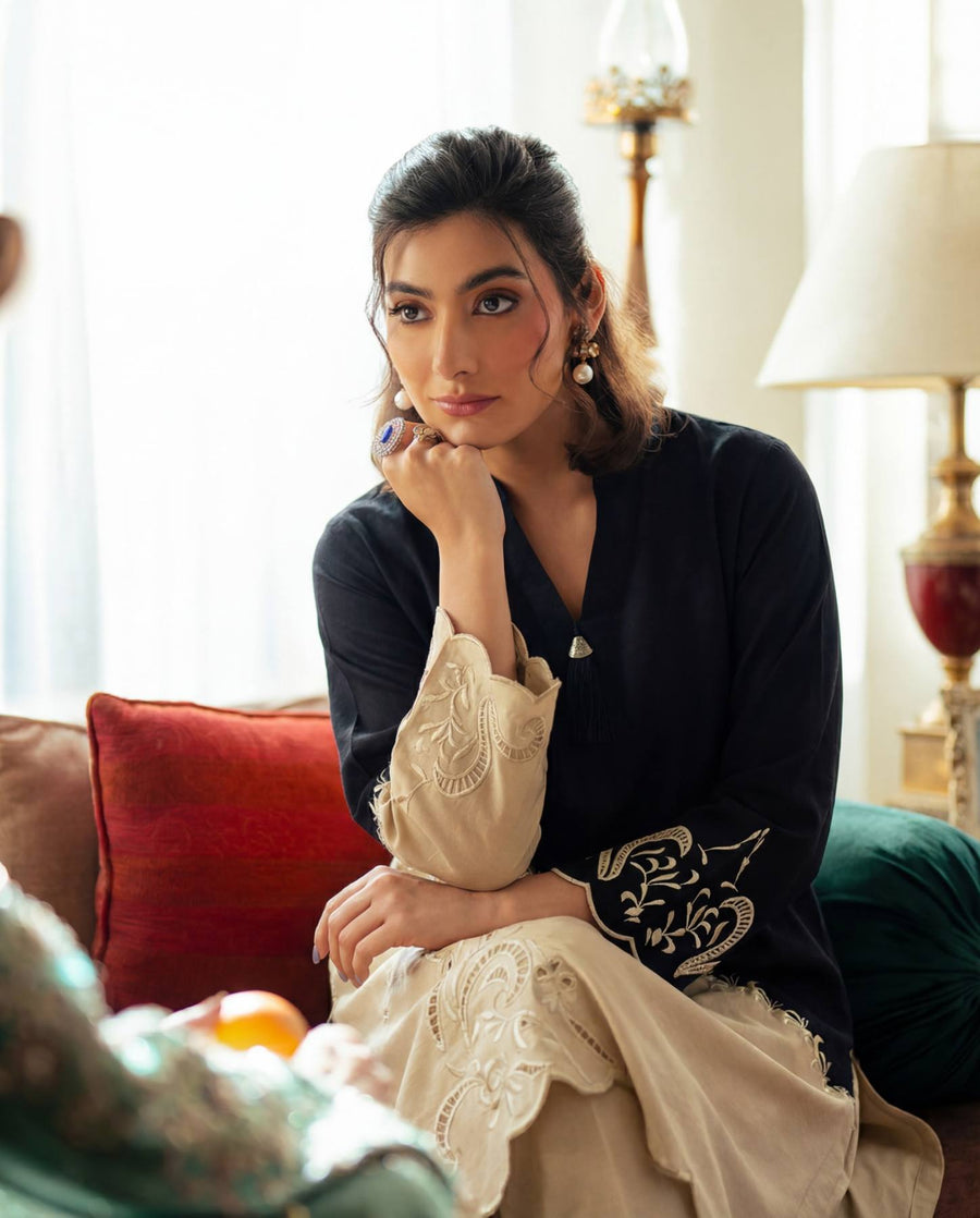 Dhanak &amp; linen, <em>for the colder months</em>